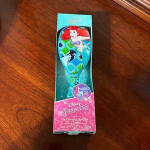 Ariel wet brush NWT
